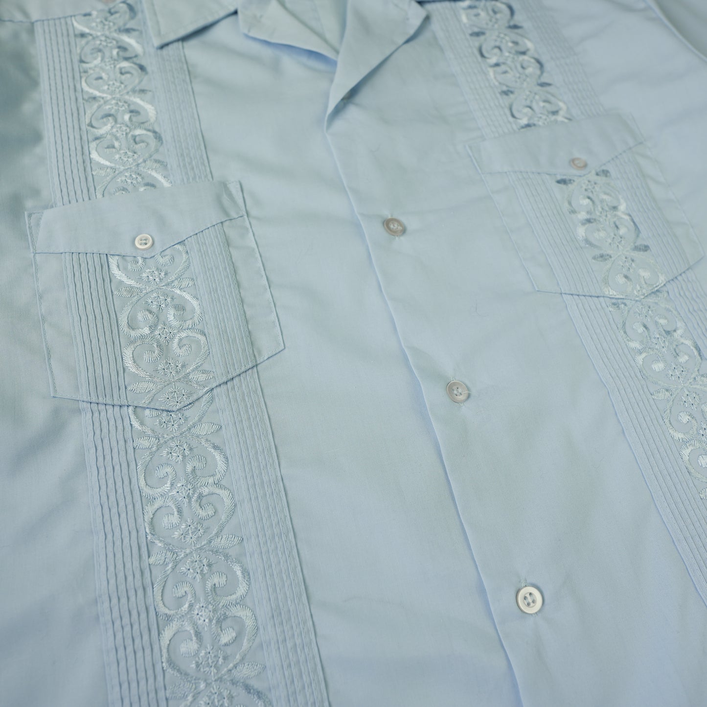 SKY BLUE GUAYABERA SHIRT M