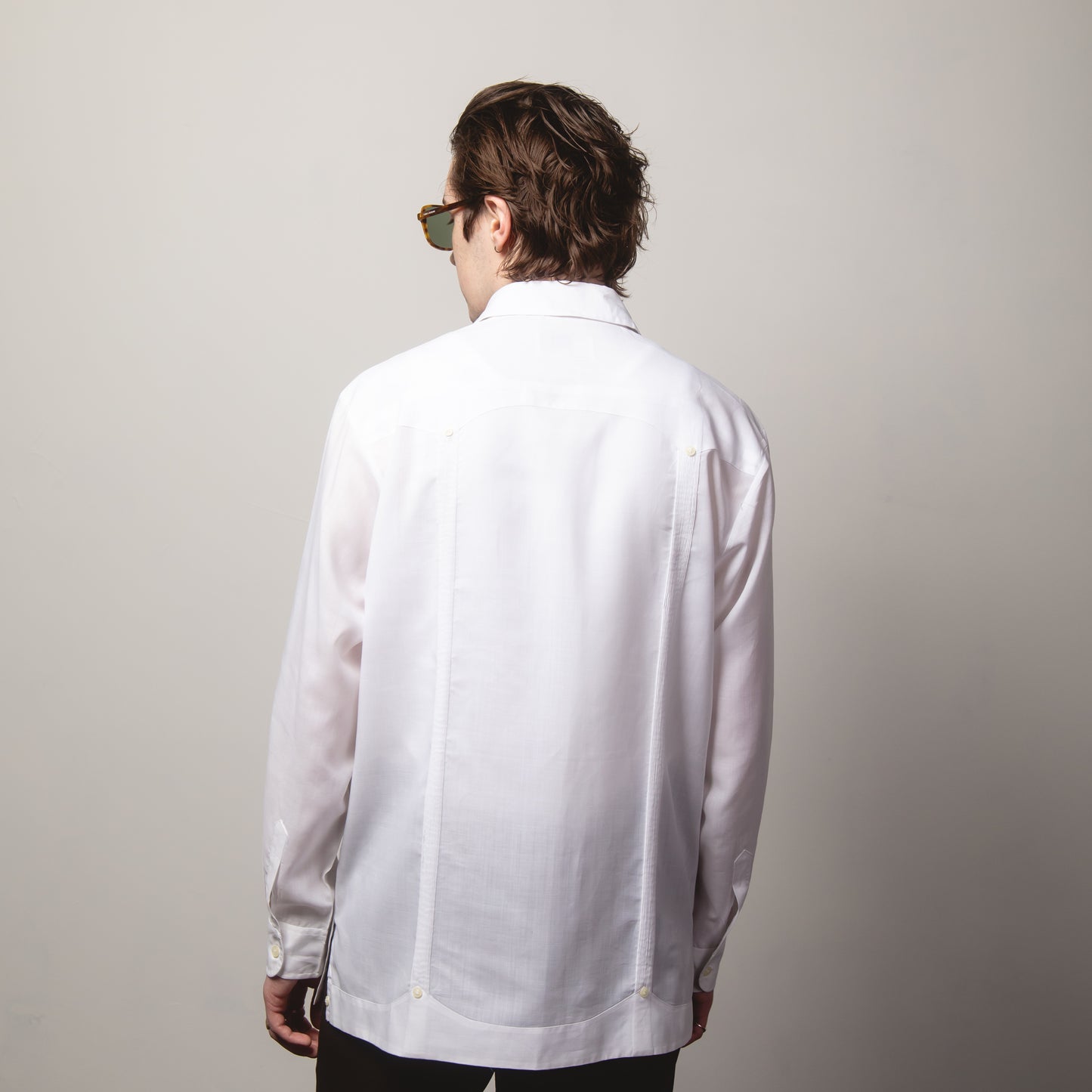 WHITE GUAYBERA SHIRT L