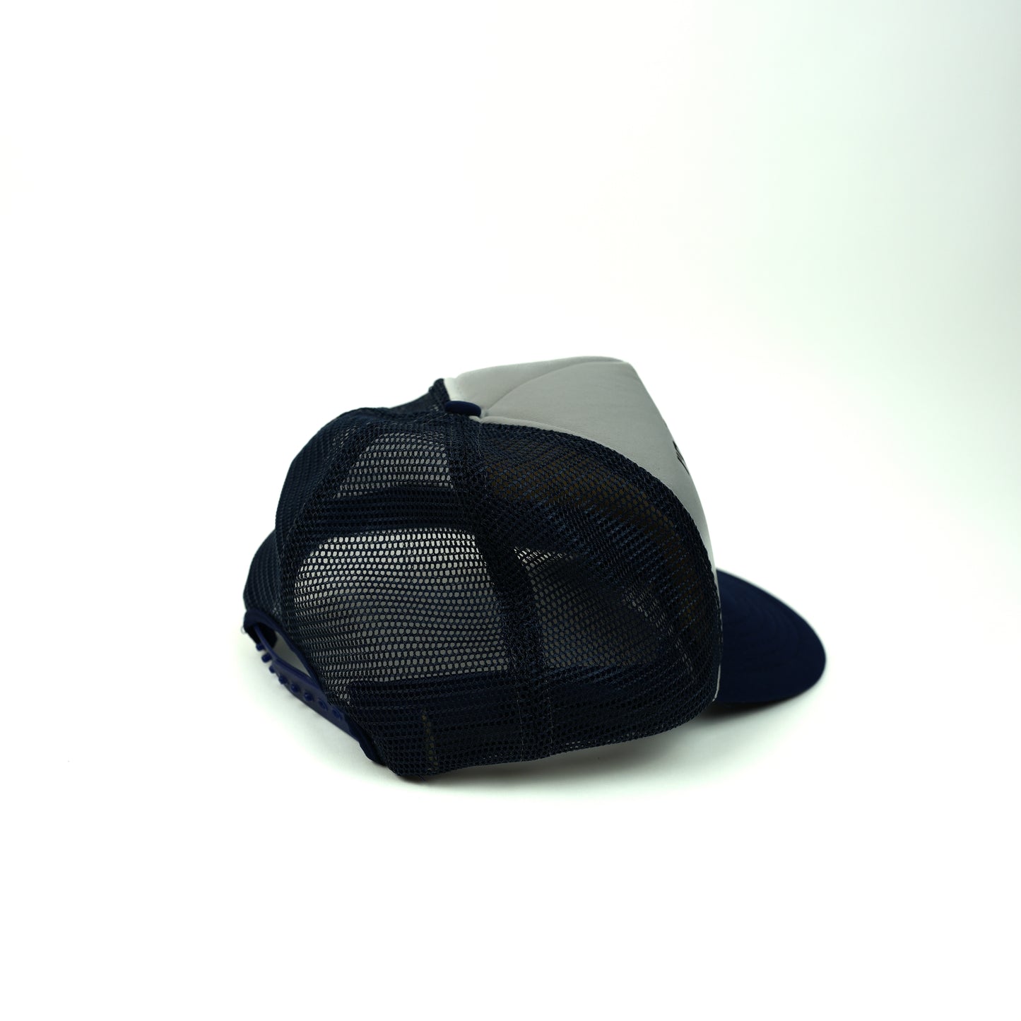 VINTAGE TRUCKER CAP GREY