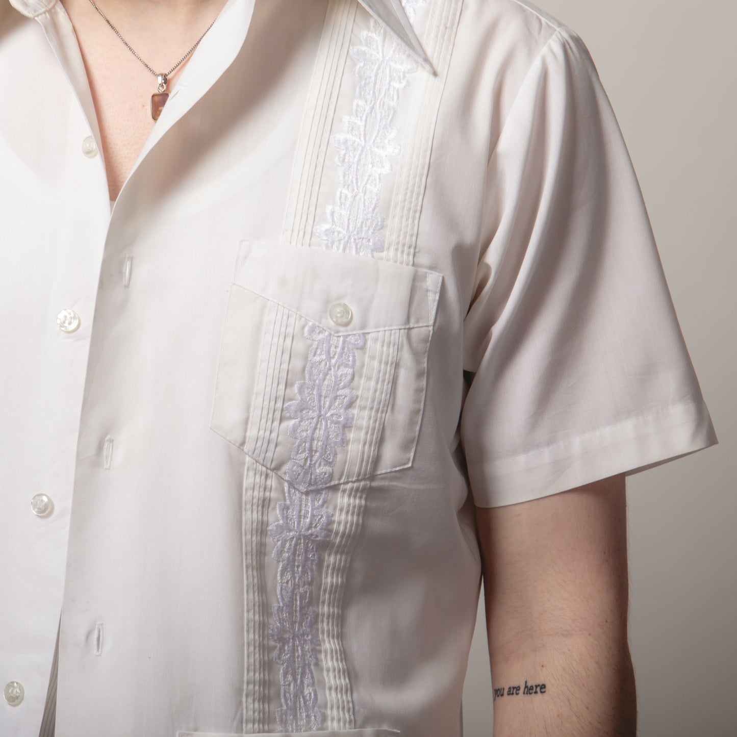 OFF WHITE GUAYBERA SHIRT M