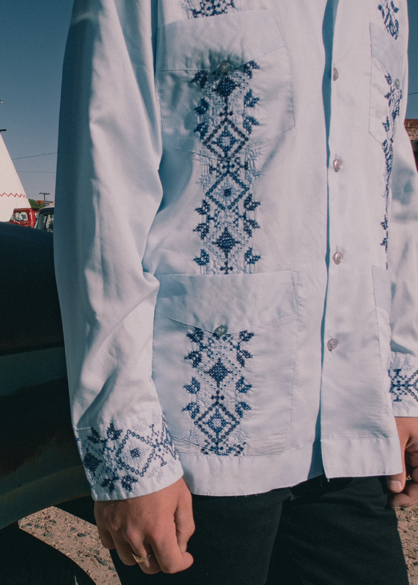 BLUE CUBAN GUAYABERA SHIRT M