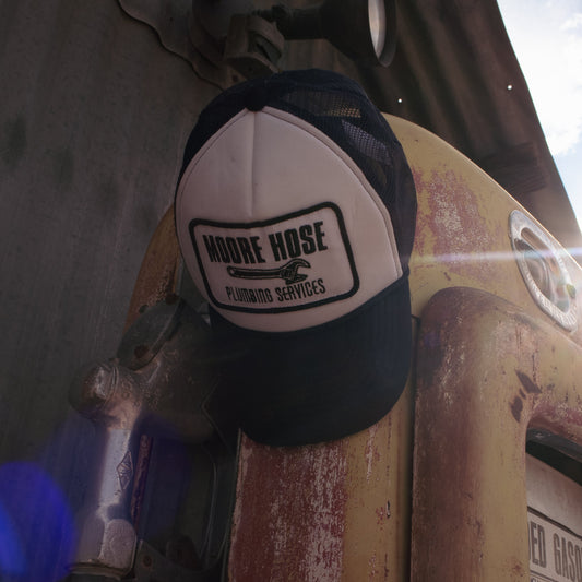 VINTAGE MOORE HOSE TRUCKER CAP WHITE